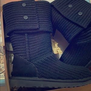 UGG Women’s Classic Cardy Black Boot Size 11